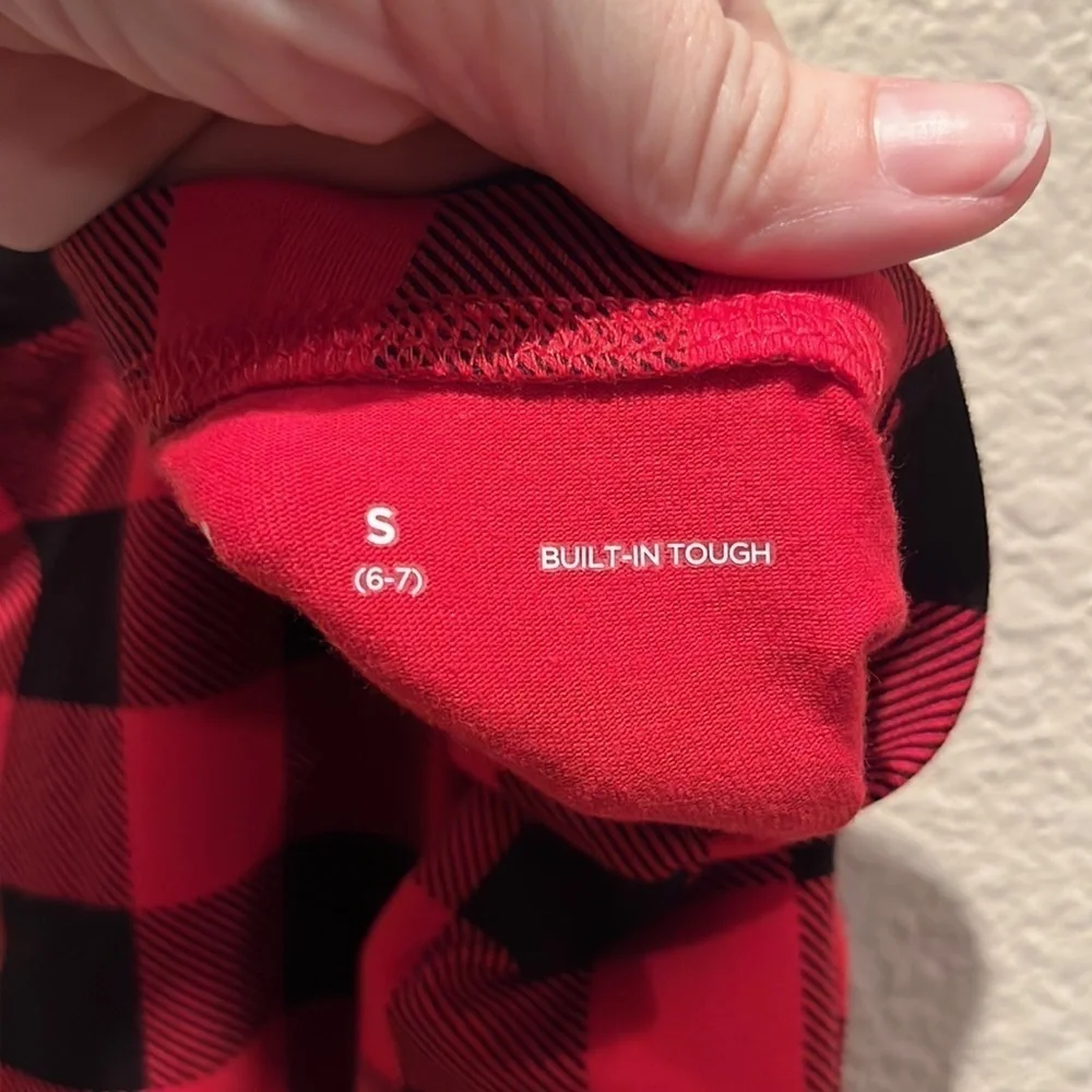 New Buffalo Plaid Girls Leggings Size Small 6-7 Red Black Buffalo check NWT
